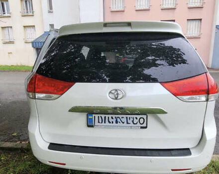 Тойота Сієнна, об'ємом двигуна 3.5 л та пробігом 190 тис. км за 18500 $, фото 6 на Automoto.ua