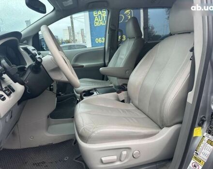 Тойота Сієнна, об'ємом двигуна 0 л та пробігом 280 тис. км за 15490 $, фото 17 на Automoto.ua
