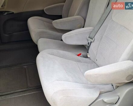 Тойота Сієнна, об'ємом двигуна 2.7 л та пробігом 168 тис. км за 13200 $, фото 22 на Automoto.ua