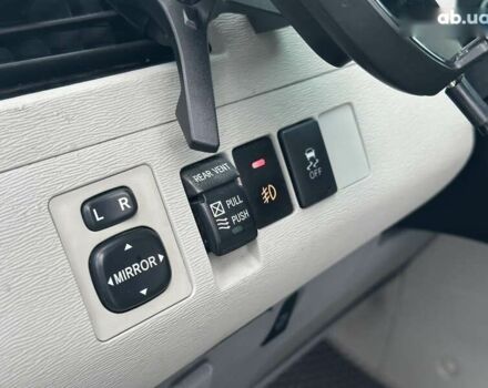Тойота Сієнна, об'ємом двигуна 0 л та пробігом 280 тис. км за 15490 $, фото 19 на Automoto.ua