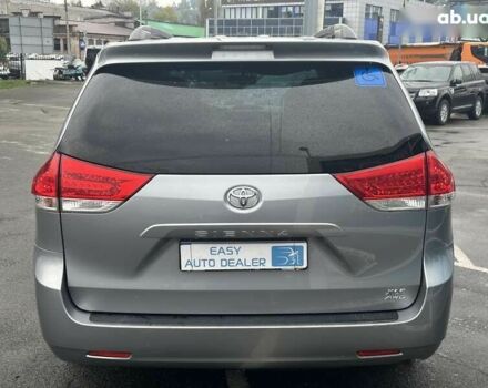 Тойота Сиенна, объемом двигателя 0 л и пробегом 280 тыс. км за 15990 $, фото 6 на Automoto.ua