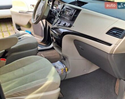 Тойота Сієнна, об'ємом двигуна 2.7 л та пробігом 168 тис. км за 13200 $, фото 18 на Automoto.ua