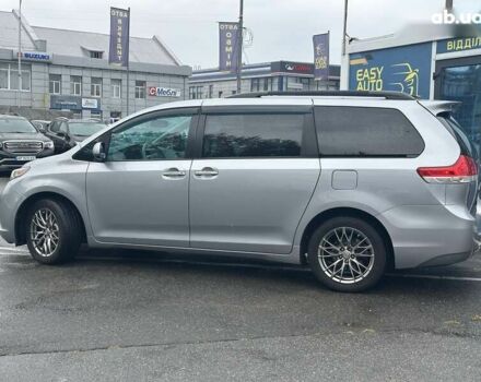 Тойота Сиенна, объемом двигателя 0 л и пробегом 280 тыс. км за 15990 $, фото 8 на Automoto.ua