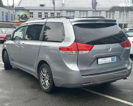 Тойота Сиенна, объемом двигателя 0 л и пробегом 280 тыс. км за 15990 $, фото 7 на Automoto.ua