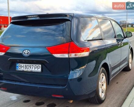 Тойота Сієнна, об'ємом двигуна 2.7 л та пробігом 168 тис. км за 13200 $, фото 2 на Automoto.ua