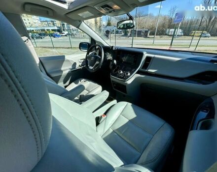 Тойота Сієнна, об'ємом двигуна 0 л та пробігом 200 тис. км за 20999 $, фото 8 на Automoto.ua