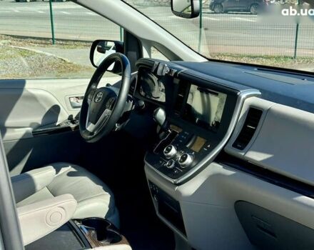 Тойота Сієнна, об'ємом двигуна 0 л та пробігом 200 тис. км за 19990 $, фото 6 на Automoto.ua
