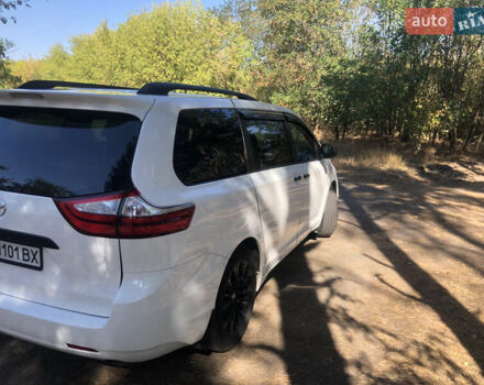 Тойота Сиенна, объемом двигателя 3.46 л и пробегом 160 тыс. км за 19500 $, фото 8 на Automoto.ua