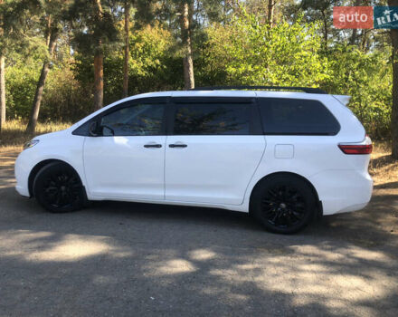 Тойота Сиенна, объемом двигателя 3.46 л и пробегом 160 тыс. км за 19500 $, фото 5 на Automoto.ua