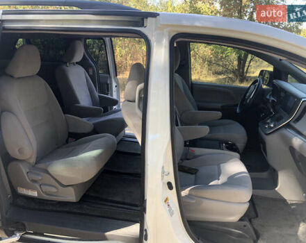 Тойота Сиенна, объемом двигателя 3.46 л и пробегом 160 тыс. км за 19500 $, фото 12 на Automoto.ua