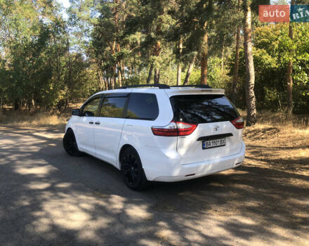 Тойота Сиенна, объемом двигателя 3.46 л и пробегом 160 тыс. км за 19500 $, фото 6 на Automoto.ua