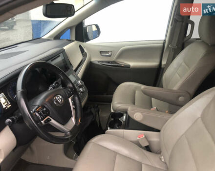 Тойота Сієнна, об'ємом двигуна 3.5 л та пробігом 81 тис. км за 27000 $, фото 3 на Automoto.ua