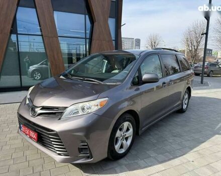 Тойота Сиенна, объемом двигателя 3.5 л и пробегом 105 тыс. км за 15900 $, фото 1 на Automoto.ua
