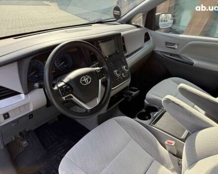 Тойота Сиенна, объемом двигателя 3.5 л и пробегом 105 тыс. км за 15900 $, фото 4 на Automoto.ua