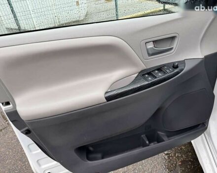 Тойота Сієнна, об'ємом двигуна 3.5 л та пробігом 124 тис. км за 24990 $, фото 12 на Automoto.ua