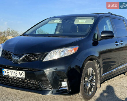Тойота Сиенна, объемом двигателя 3.46 л и пробегом 43 тыс. км за 30000 $, фото 4 на Automoto.ua