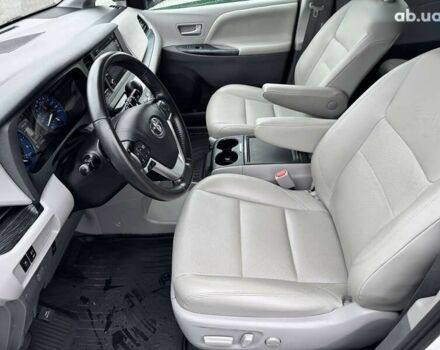 Тойота Сієнна, об'ємом двигуна 3.5 л та пробігом 124 тис. км за 24990 $, фото 17 на Automoto.ua