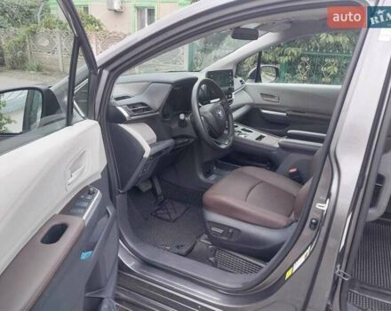 Тойота Сиенна, объемом двигателя 2.49 л и пробегом 60 тыс. км за 49999 $, фото 5 на Automoto.ua