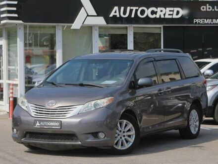 Тойота Сієнна 2010 у Харкові на Automoto.ua Тойота Сієнна, об'ємом двигуна 0 л та пробігом 217 тис. км за 13500 $, фото 1 на Automoto.ua