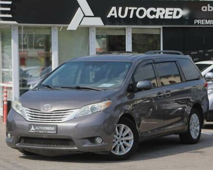Тойота Сієнна, об'ємом двигуна 0 л та пробігом 217 тис. км за 13500 $, фото 1 на Automoto.ua