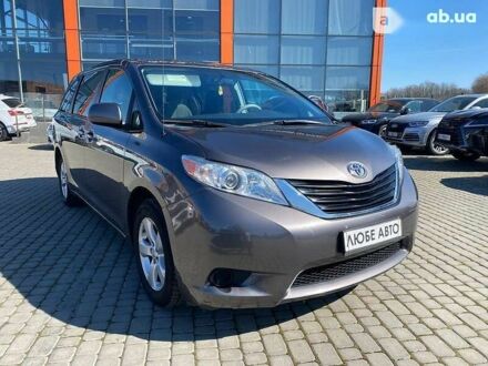 Тойота Сиенна, объемом двигателя 2.7 л и пробегом 200 тыс. км за 14200 $, фото 1 на Automoto.ua