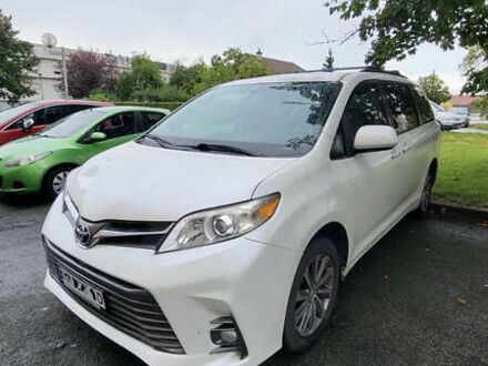 Тойота Сиенна, объемом двигателя 3.5 л и пробегом 190 тыс. км за 17000 $, фото 1 на Automoto.ua