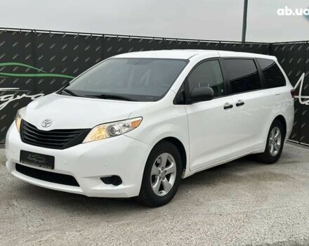 Тойота Сиенна, объемом двигателя 3.5 л и пробегом 221 тыс. км за 15500 $, фото 1 на Automoto.ua
