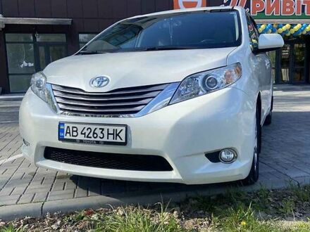 Тойота Сиенна 2017 в Виннице на Automoto.ua Тойота Сиенна, объемом двигателя 3.5 л и пробегом 39 тыс. км за 33700 $, фото 1 на Automoto.ua