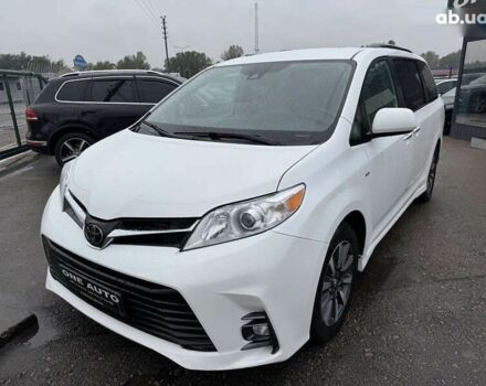 Тойота Сієнна, об'ємом двигуна 3.5 л та пробігом 124 тис. км за 24990 $, фото 1 на Automoto.ua