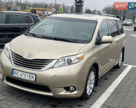 Желтый Тойота Сиенна, объемом двигателя 3.5 л и пробегом 250 тыс. км за 15500 $, фото 2 на Automoto.ua