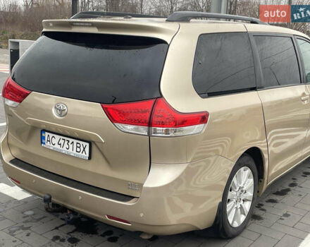 Желтый Тойота Сиенна, объемом двигателя 3.5 л и пробегом 250 тыс. км за 15500 $, фото 7 на Automoto.ua