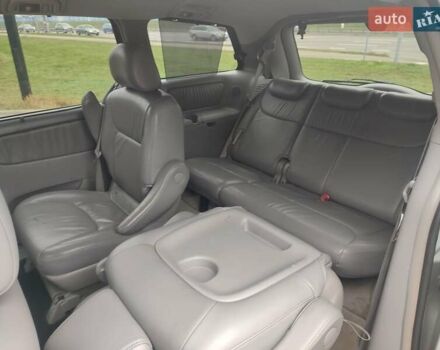 Сірий Тойота Сієнна, об'ємом двигуна 3.3 л та пробігом 320 тис. км за 8400 $, фото 3 на Automoto.ua