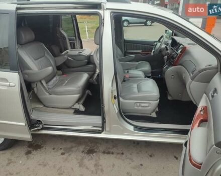 Сірий Тойота Сієнна, об'ємом двигуна 3.3 л та пробігом 320 тис. км за 8400 $, фото 9 на Automoto.ua