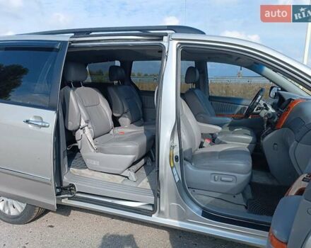 Серый Тойота Сиенна, объемом двигателя 3.5 л и пробегом 170 тыс. км за 15000 $, фото 17 на Automoto.ua