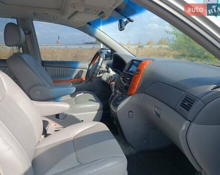 Серый Тойота Сиенна, объемом двигателя 3.5 л и пробегом 170 тыс. км за 15000 $, фото 10 на Automoto.ua