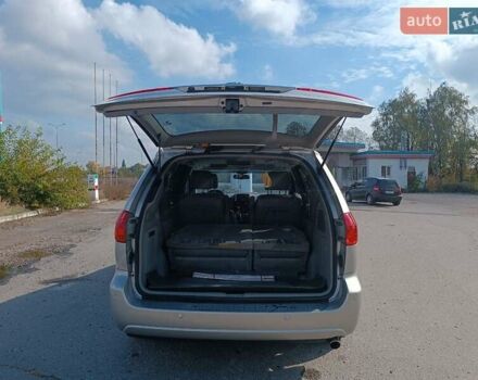 Серый Тойота Сиенна, объемом двигателя 3.5 л и пробегом 170 тыс. км за 15000 $, фото 3 на Automoto.ua