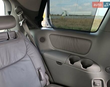 Серый Тойота Сиенна, объемом двигателя 3.5 л и пробегом 170 тыс. км за 15000 $, фото 6 на Automoto.ua