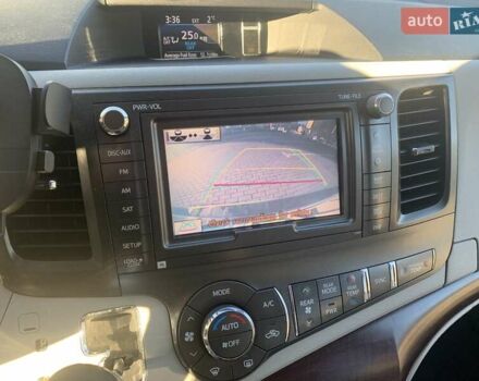 Серый Тойота Сиенна, объемом двигателя 3.5 л и пробегом 227 тыс. км за 13500 $, фото 14 на Automoto.ua