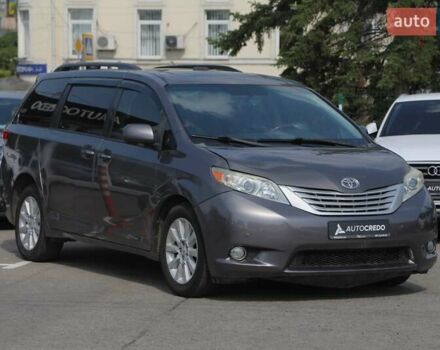 Сірий Тойота Сієнна, об'ємом двигуна 3.5 л та пробігом 217 тис. км за 13000 $, фото 2 на Automoto.ua