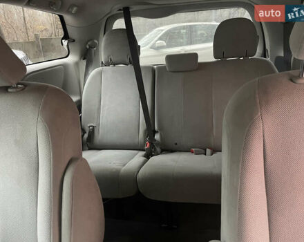 Сірий Тойота Сієнна, об'ємом двигуна 3.46 л та пробігом 290 тис. км за 10800 $, фото 1 на Automoto.ua
