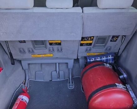 Серый Тойота Сиенна, объемом двигателя 2.7 л и пробегом 198 тыс. км за 11000 $, фото 7 на Automoto.ua