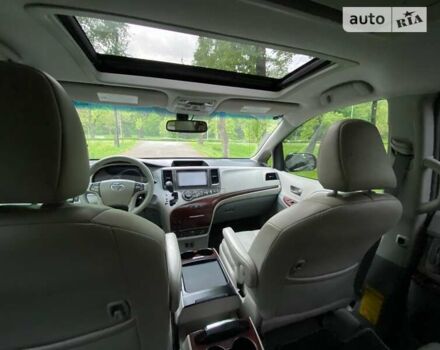 Серый Тойота Сиенна, объемом двигателя 3.5 л и пробегом 230 тыс. км за 13900 $, фото 11 на Automoto.ua