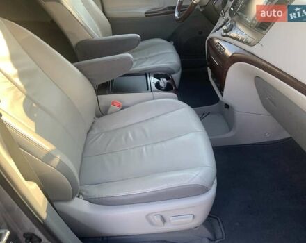 Серый Тойота Сиенна, объемом двигателя 3.5 л и пробегом 227 тыс. км за 13500 $, фото 11 на Automoto.ua