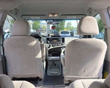 Серый Тойота Сиенна, объемом двигателя 2.7 л и пробегом 198 тыс. км за 11000 $, фото 10 на Automoto.ua