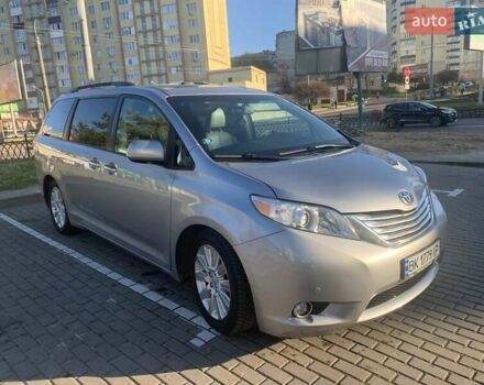 Серый Тойота Сиенна, объемом двигателя 3.5 л и пробегом 227 тыс. км за 13500 $, фото 6 на Automoto.ua