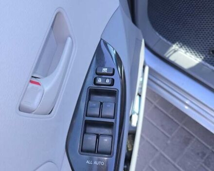 Серый Тойота Сиенна, объемом двигателя 2.7 л и пробегом 198 тыс. км за 11000 $, фото 13 на Automoto.ua