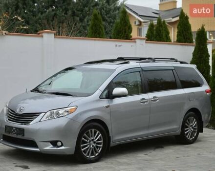 Серый Тойота Сиенна, объемом двигателя 3.46 л и пробегом 203 тыс. км за 17999 $, фото 7 на Automoto.ua