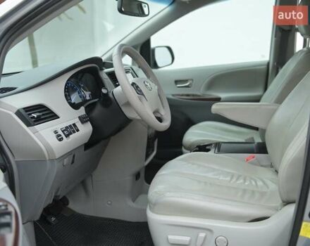 Серый Тойота Сиенна, объемом двигателя 3.46 л и пробегом 203 тыс. км за 17999 $, фото 48 на Automoto.ua