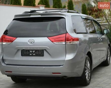 Серый Тойота Сиенна, объемом двигателя 3.46 л и пробегом 203 тыс. км за 17999 $, фото 29 на Automoto.ua