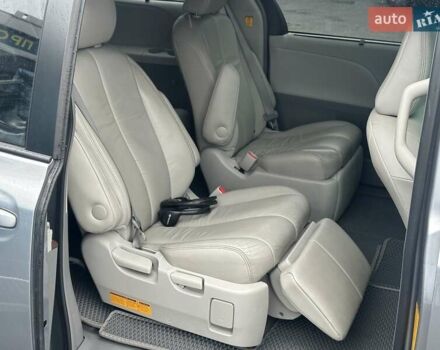 Серый Тойота Сиенна, объемом двигателя 3.5 л и пробегом 280 тыс. км за 15990 $, фото 37 на Automoto.ua